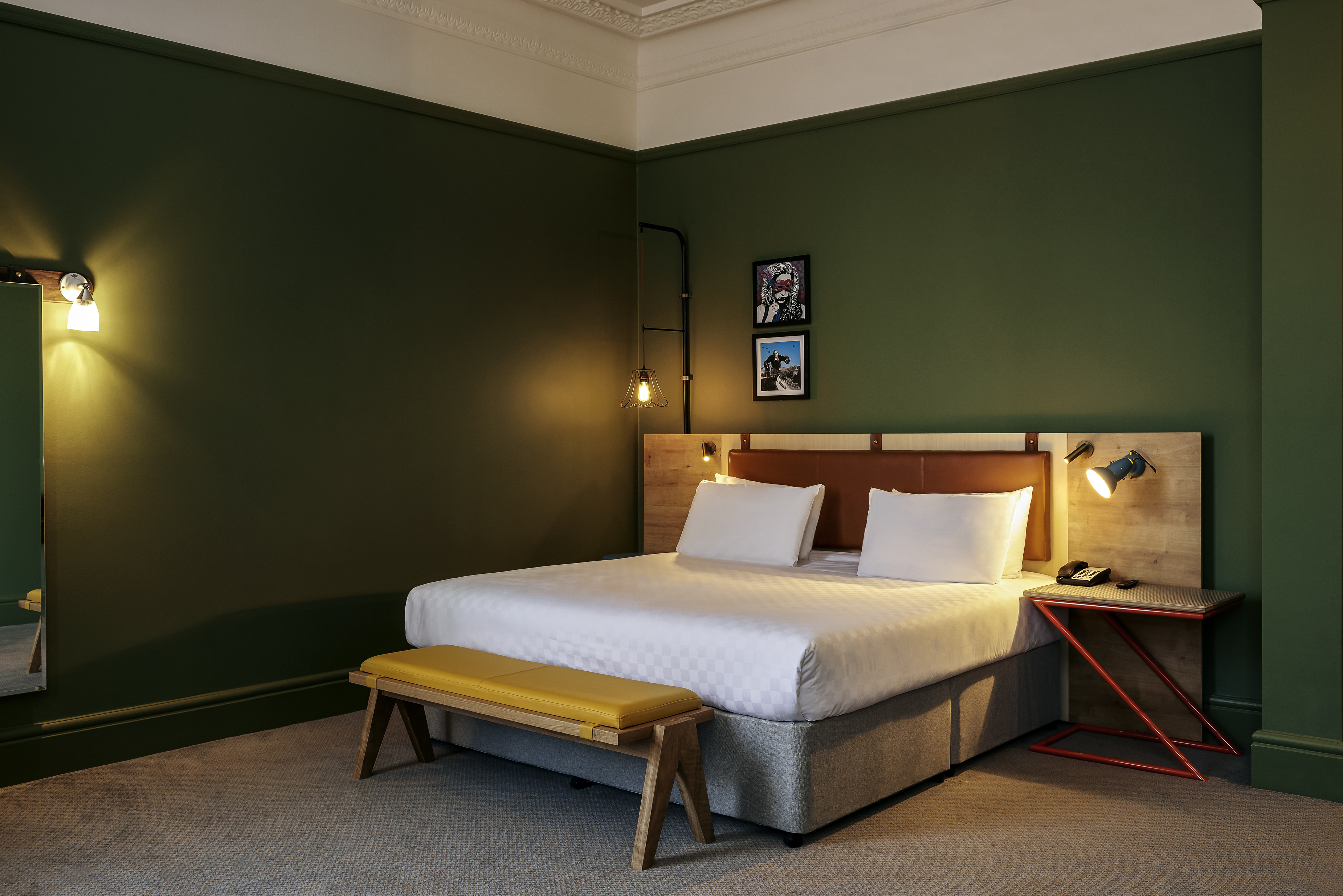 Privilege room with Victorian charm